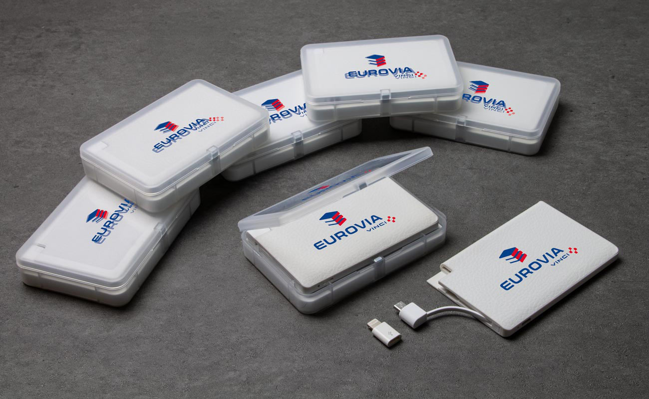 Tour - Card Power Bank gallery thumbnail