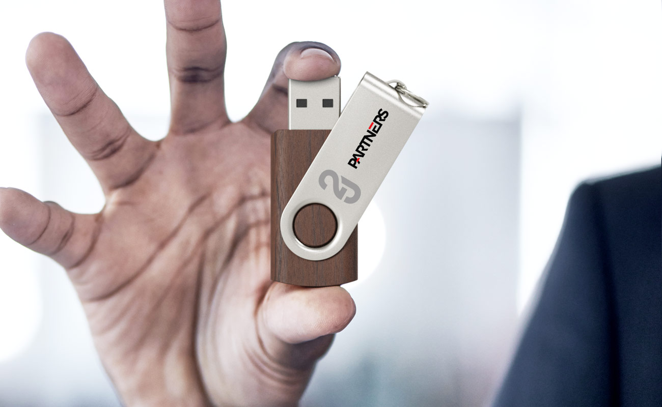 Twister Wood - Wooden USB Memory Stick gallery thumbnail